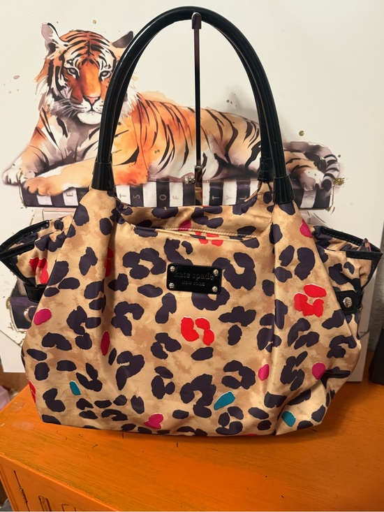 kate spade Handbags - Kate Spade Stevie Pop Art Leopard Satchel EUC